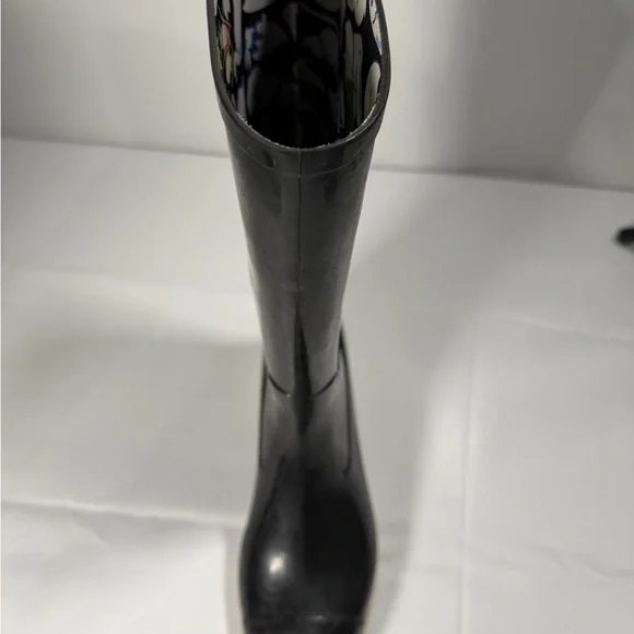 Chanel 40 Rainboots CC Logo Calf Knee High Two Tone Black White PVC Mid Heel - Picture 8 of 8